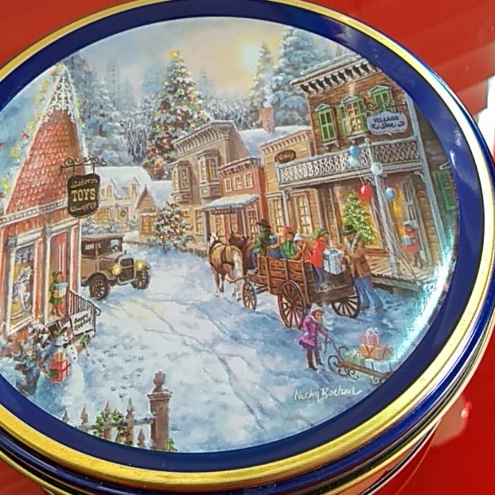 🤡3 for$10 🤡 Small tin🎄